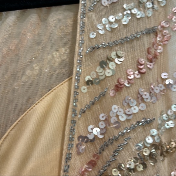 NWT- MAC DUGGA- $598 Cap Sleeve, Embellished Gown, size 10 - Picture 13 of 17